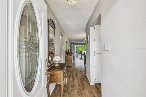 Condo in New Port Richey, Florida, 2 bedrooms  № 1902107 - photo 8