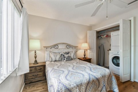 Condo in New Port Richey, Florida, 2 bedrooms  № 1902107 - photo 20