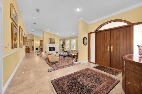 House in Miami, Florida 5 bedrooms, 424.01 sq.m. № 2030895 - photo 4