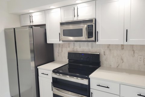 Touwnhouse à vendre à West Palm Beach, Floride: 2 chambres, 114.83 m2 № 2293945 - photo 7