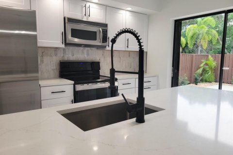 Touwnhouse à vendre à West Palm Beach, Floride: 2 chambres, 114.83 m2 № 2293945 - photo 8