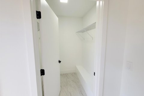Touwnhouse à vendre à West Palm Beach, Floride: 2 chambres, 114.83 m2 № 2293945 - photo 17