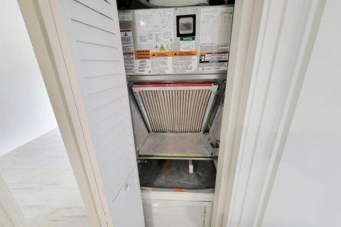 Touwnhouse à vendre à West Palm Beach, Floride: 2 chambres, 114.83 m2 № 2293945 - photo 13