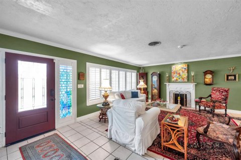 Casa en venta en Saint Petersburg, Florida, 3 dormitorios, 166.02 m2 № 1791973 - foto 2