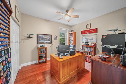 House in Weston, Florida 5 bedrooms, 292.08 sq.m. № 1889221 - photo 15
