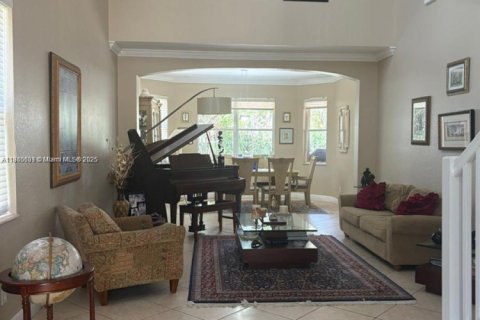 House in Weston, Florida 5 bedrooms, 292.08 sq.m. № 1889221 - photo 2