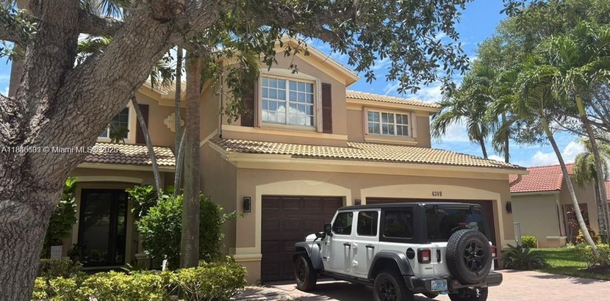 House in Weston, Florida 5 bedrooms, 292.08 sq.m. № 1889221