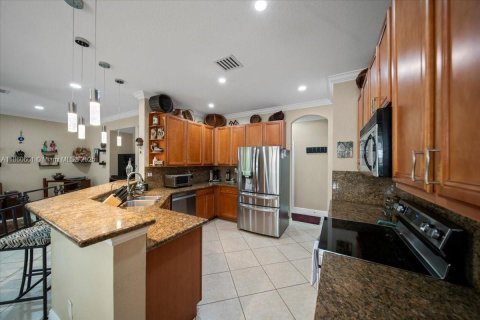 House in Weston, Florida 5 bedrooms, 292.08 sq.m. № 1889221 - photo 11