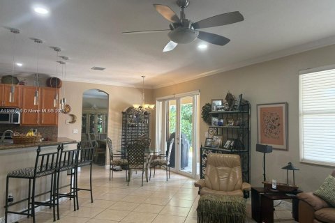 House in Weston, Florida 5 bedrooms, 292.08 sq.m. № 1889221 - photo 3