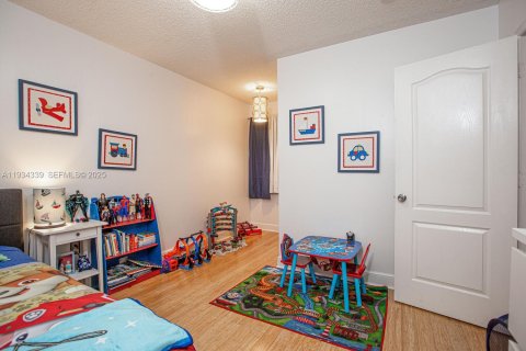 Снять в аренду таунхаус в Майами-Лейкс, Флорида 3 спальни, 116.87м2, № 1992683 - фото 16