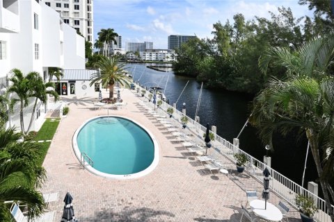 Condominio en alquiler en Pompano Beach, Florida, 2 dormitorios, 77.57 m2 № 2037691 - foto 25