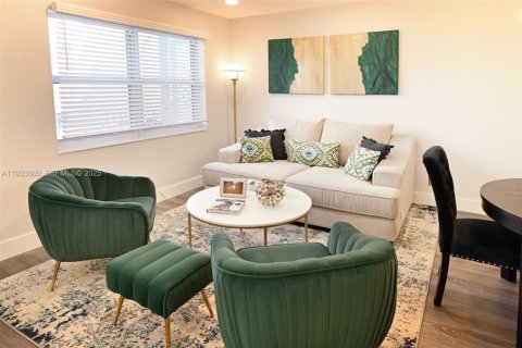 Condominio en alquiler en Pompano Beach, Florida, 2 dormitorios, 77.57 m2 № 2037691 - foto 4