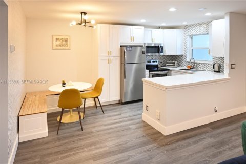 Condominio en alquiler en Pompano Beach, Florida, 2 dormitorios, 77.57 m2 № 2037691 - foto 8
