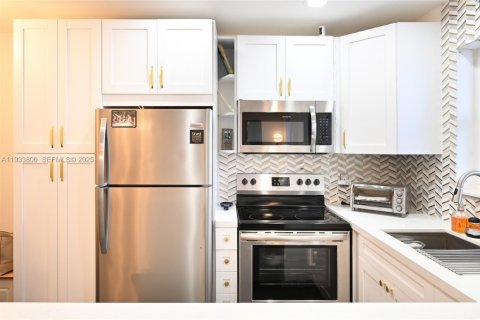 Condominio en alquiler en Pompano Beach, Florida, 2 dormitorios, 77.57 m2 № 2037691 - foto 12