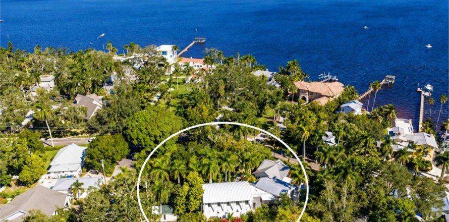 Villa ou maison à Bradenton, Floride 5 chambres, 353.4 m2 № 2437304