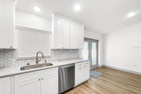 Casa en venta en Lakeland, Florida, 3 dormitorios, 131.92 m2 № 1902269 - foto 18