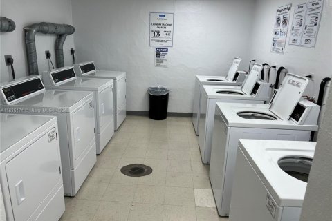 Copropriété à louer à Miami Beach, Floride: 2 chambres, 101.08 m2 № 1713013 - photo 11