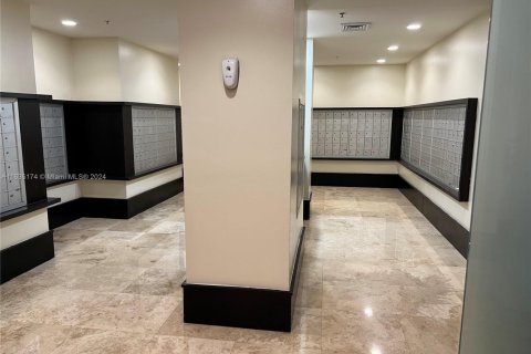 Copropriété à louer à Miami Beach, Floride: 2 chambres, 101.08 m2 № 1713013 - photo 13