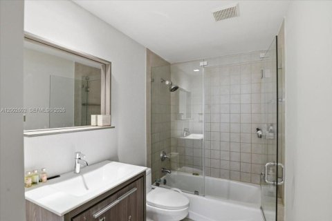 Снять в аренду кондоминиум в Майами, Флорида 3 спальни, 174.47м2, № 2074652 - фото 23