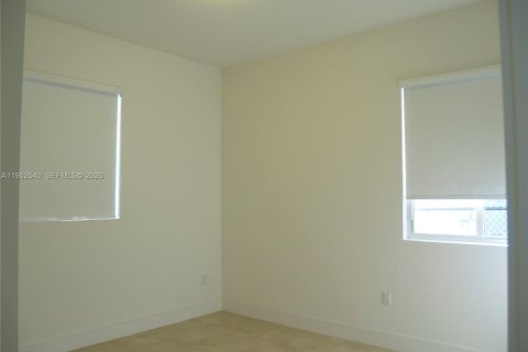 Снять в аренду виллу или дом в Дорал, Флорида 5 спален, 336.68м2, № 2006714 - фото 17