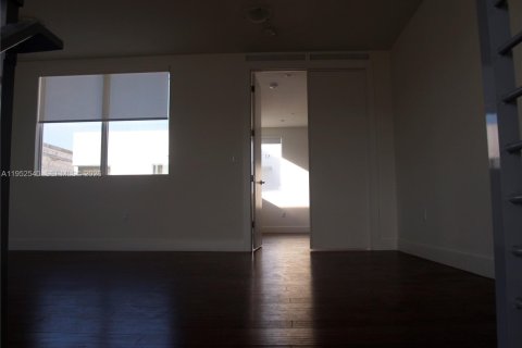 Снять в аренду виллу или дом в Дорал, Флорида 5 спален, 336.68м2, № 2006714 - фото 20