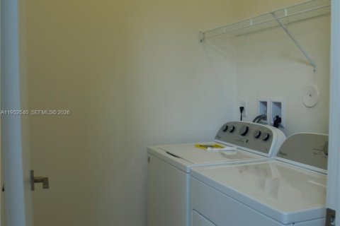 Снять в аренду виллу или дом в Дорал, Флорида 5 спален, 336.68м2, № 2006714 - фото 15