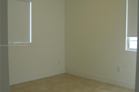 Снять в аренду виллу или дом в Дорал, Флорида 5 спален, 336.68м2, № 2006714 - фото 18