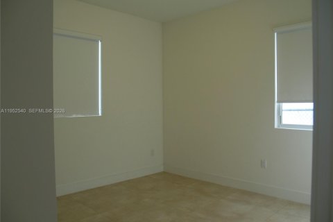 Снять в аренду виллу или дом в Дорал, Флорида 5 спален, 336.68м2, № 2006714 - фото 19