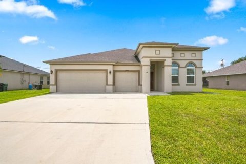 Villa ou maison à vendre à Port St. Lucie, Floride: 5 chambres, 219.34 m2 № 2260394 - photo 2