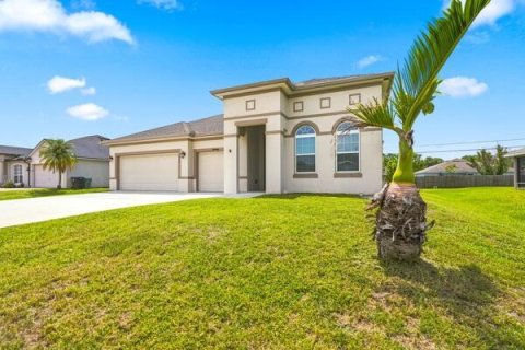 Villa ou maison à vendre à Port St. Lucie, Floride: 5 chambres, 219.34 m2 № 2260394 - photo 3