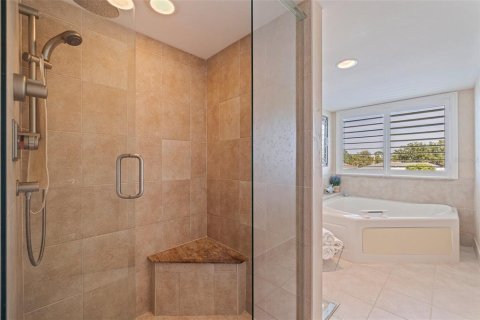 Townhouse in Saint Petersburg, Florida 2 bedrooms, 137.96 sq.m. № 1654307 - photo 27