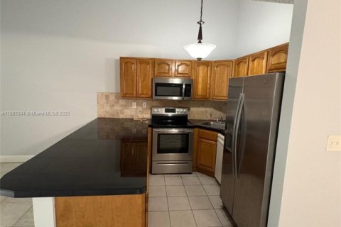 Adosado en venta en Lauderhill, Florida, 3 dormitorios, 78.87 m2 № 2012154 - foto 9