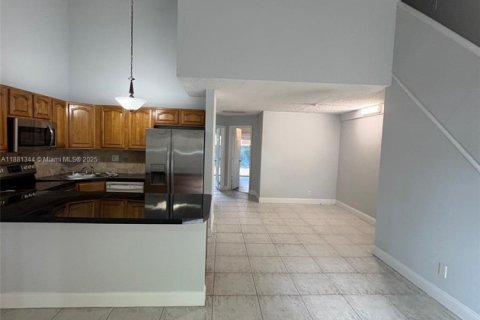 Adosado en venta en Lauderhill, Florida, 3 dormitorios, 78.87 m2 № 2012154 - foto 10