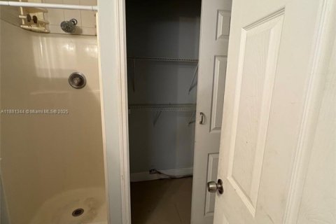 Adosado en venta en Lauderhill, Florida, 3 dormitorios, 78.87 m2 № 2012154 - foto 17