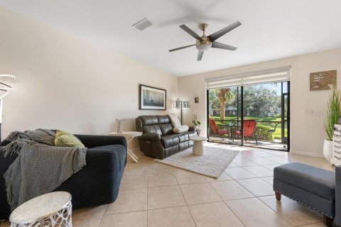 Copropriété à vendre à Bradenton, Floride: 3 chambres, 141.21 m2 № 2431015 - photo 15