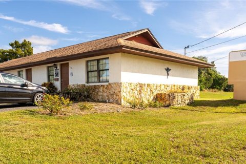 Commercial property in Tavares, Florida 476.03 sq.m. № 2214941 - photo 2