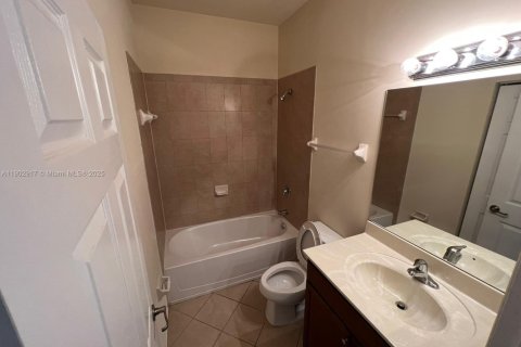 Купить таунхаус в Хомстед, Флорида 3 спальни, 130.25м2, № 1954444 - фото 8