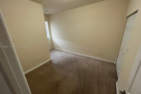 Купить таунхаус в Хомстед, Флорида 3 спальни, 130.25м2, № 1954444 - фото 9