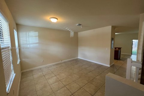 Купить таунхаус в Хомстед, Флорида 3 спальни, 130.25м2, № 1954444 - фото 4