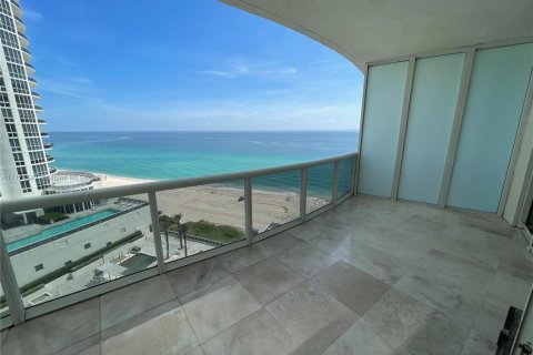 Condominio en venta en Sunny Isles Beach, Florida, 2 dormitorios, 182.27 m2 № 1736127 - foto 27