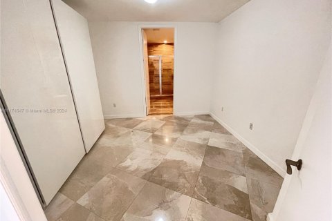 Condominio en venta en Sunny Isles Beach, Florida, 2 dormitorios, 182.27 m2 № 1736127 - foto 4