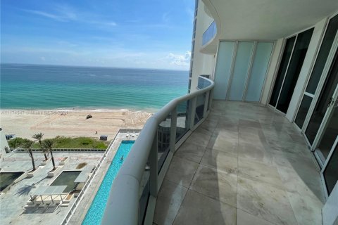 Condominio en venta en Sunny Isles Beach, Florida, 2 dormitorios, 182.27 m2 № 1736127 - foto 26