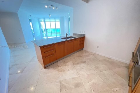 Condominio en venta en Sunny Isles Beach, Florida, 2 dormitorios, 182.27 m2 № 1736127 - foto 11
