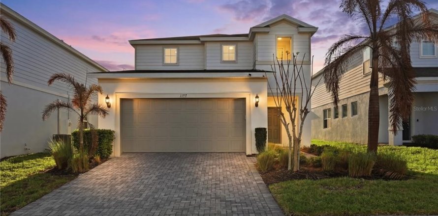 House in Davenport, Florida 5 bedrooms, 243.5 sq.m. № 2137124