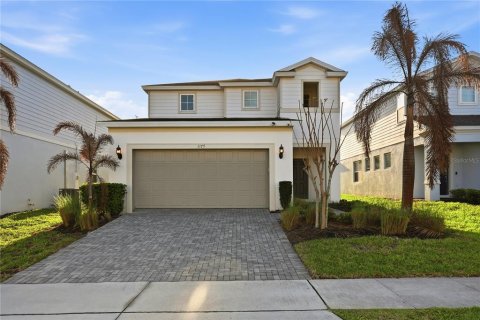 House in Davenport, Florida 5 bedrooms, 243.5 sq.m. № 2137124 - photo 2