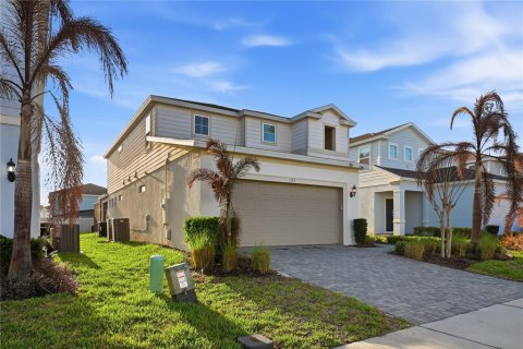 House in Davenport, Florida 5 bedrooms, 243.5 sq.m. № 2137124 - photo 4