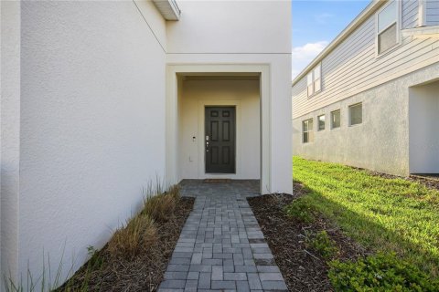 House in Davenport, Florida 5 bedrooms, 243.5 sq.m. № 2137124 - photo 8