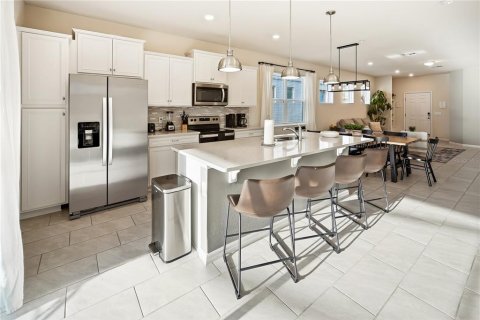 House in Davenport, Florida 5 bedrooms, 243.5 sq.m. № 2137124 - photo 14
