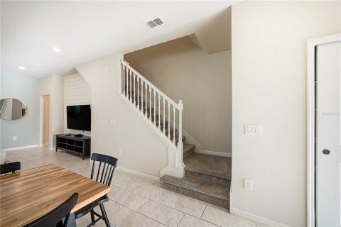 House in Davenport, Florida 5 bedrooms, 243.5 sq.m. № 2137124 - photo 25