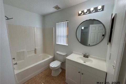 House in Orlando, Florida 3 bedrooms, 137.12 sq.m. № 1917190 - photo 12